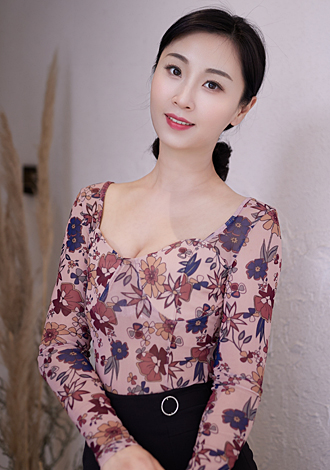 Gorgeous profiles pictures: Asian college member Xue from Xi An
